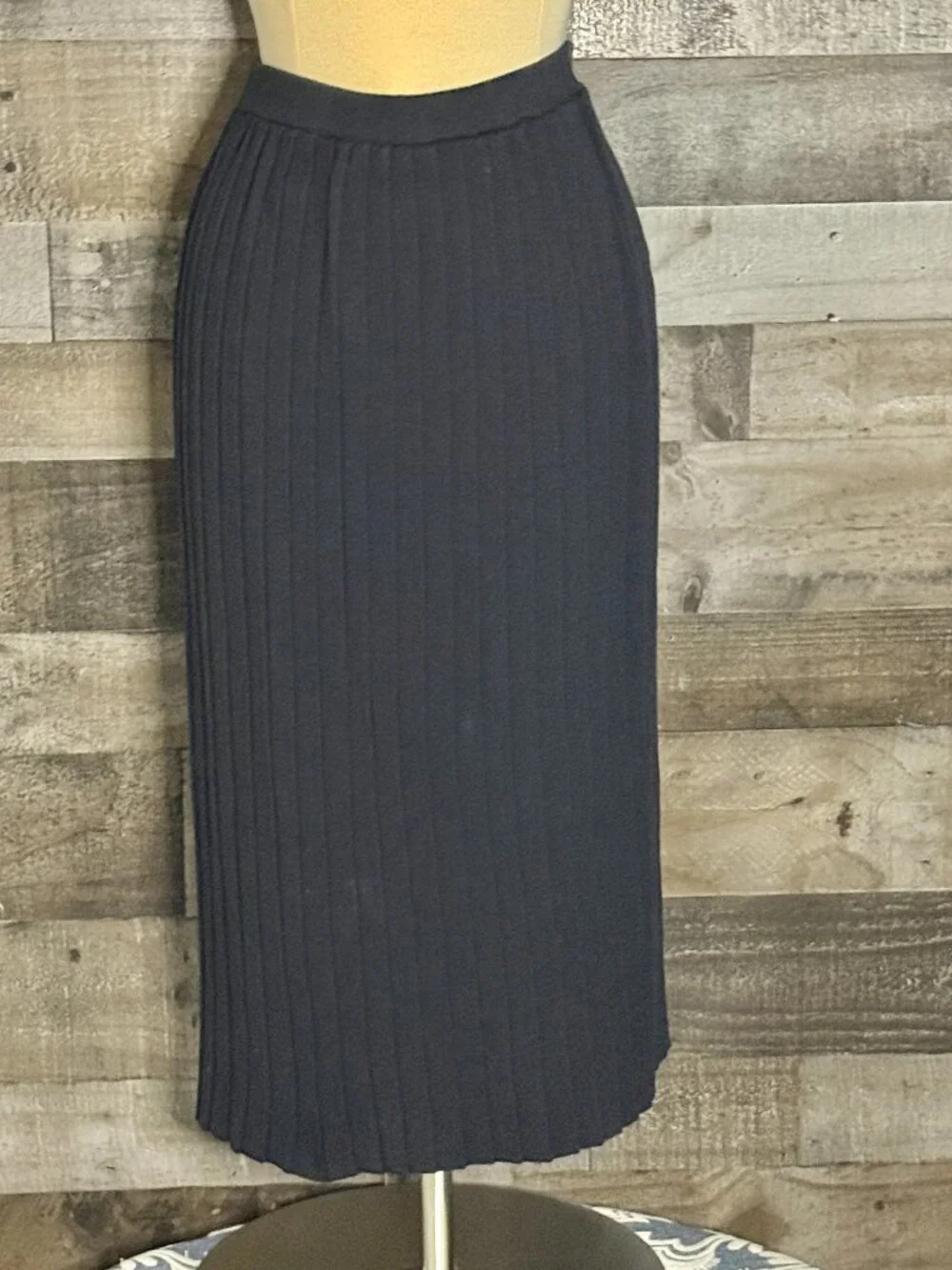 Thackery black pleated maxi skirt large vintage 90s business casual feminine